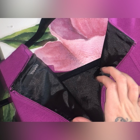 NWOT💥TAHARI. 💎 Chic Purple Dress. - Picture 9 of 10
